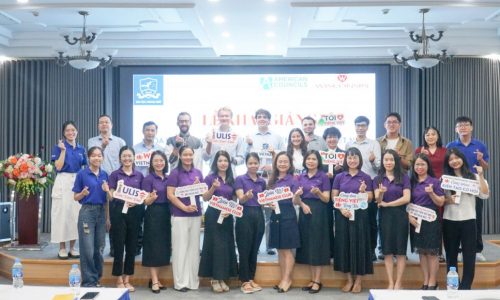 Khai giảng lớp TV cho sv