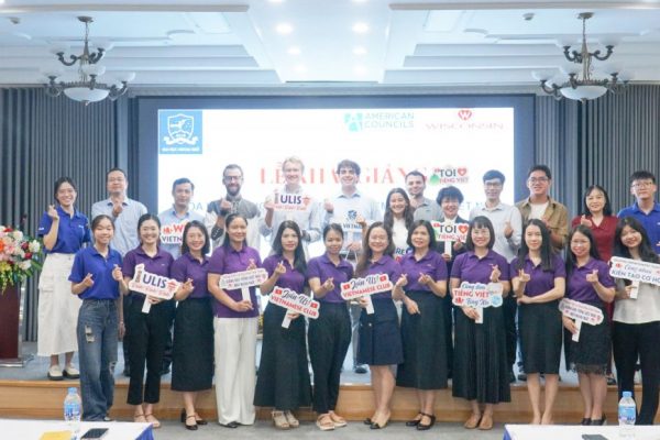Khai giảng lớp TV cho sv